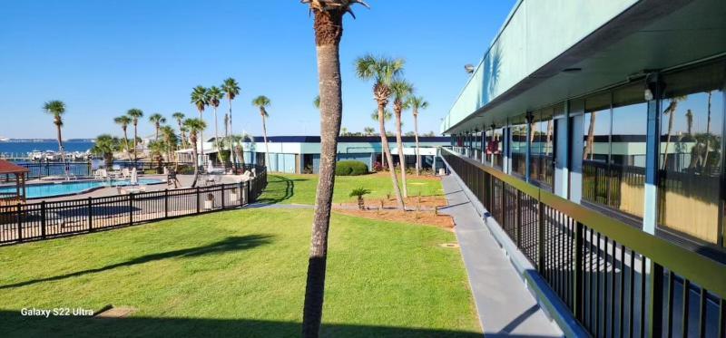 Quality Inn & Suites Gulf Breeze Bayside Near Pensacola Beach Exterior foto