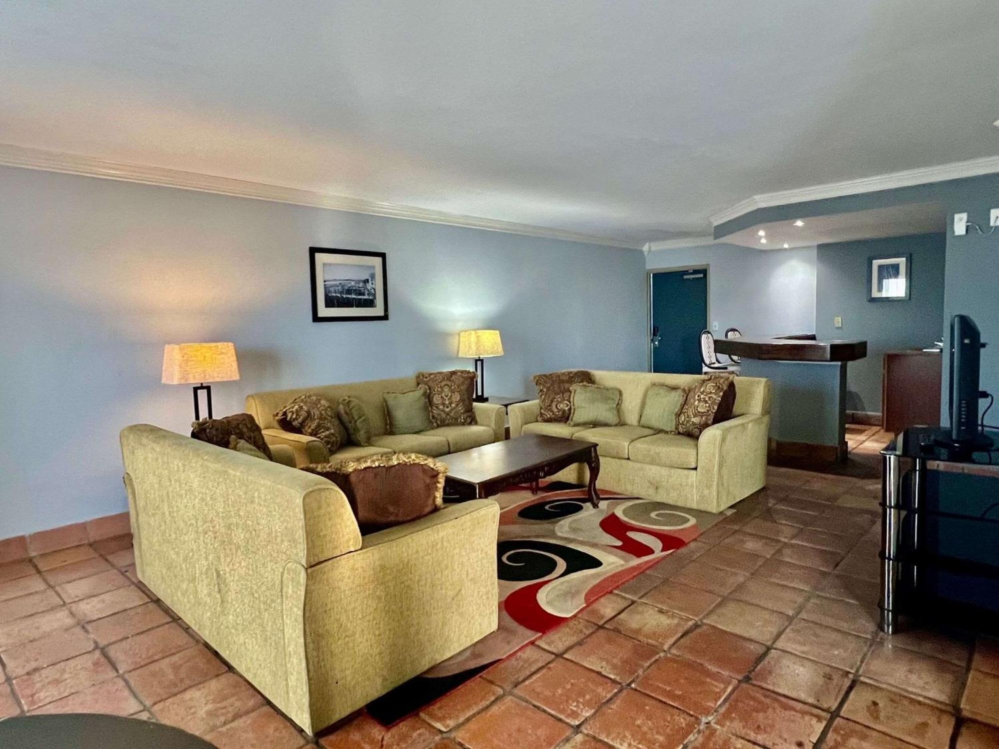 Quality Inn & Suites Gulf Breeze Bayside Near Pensacola Beach Exterior foto