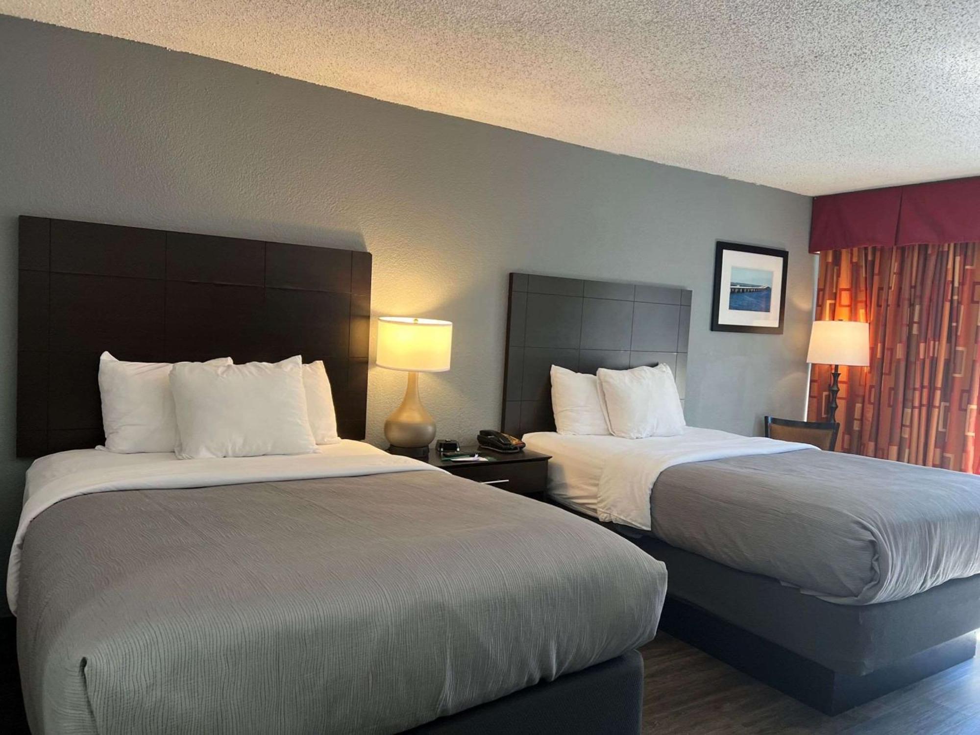 Quality Inn & Suites Gulf Breeze Bayside Near Pensacola Beach Exterior foto