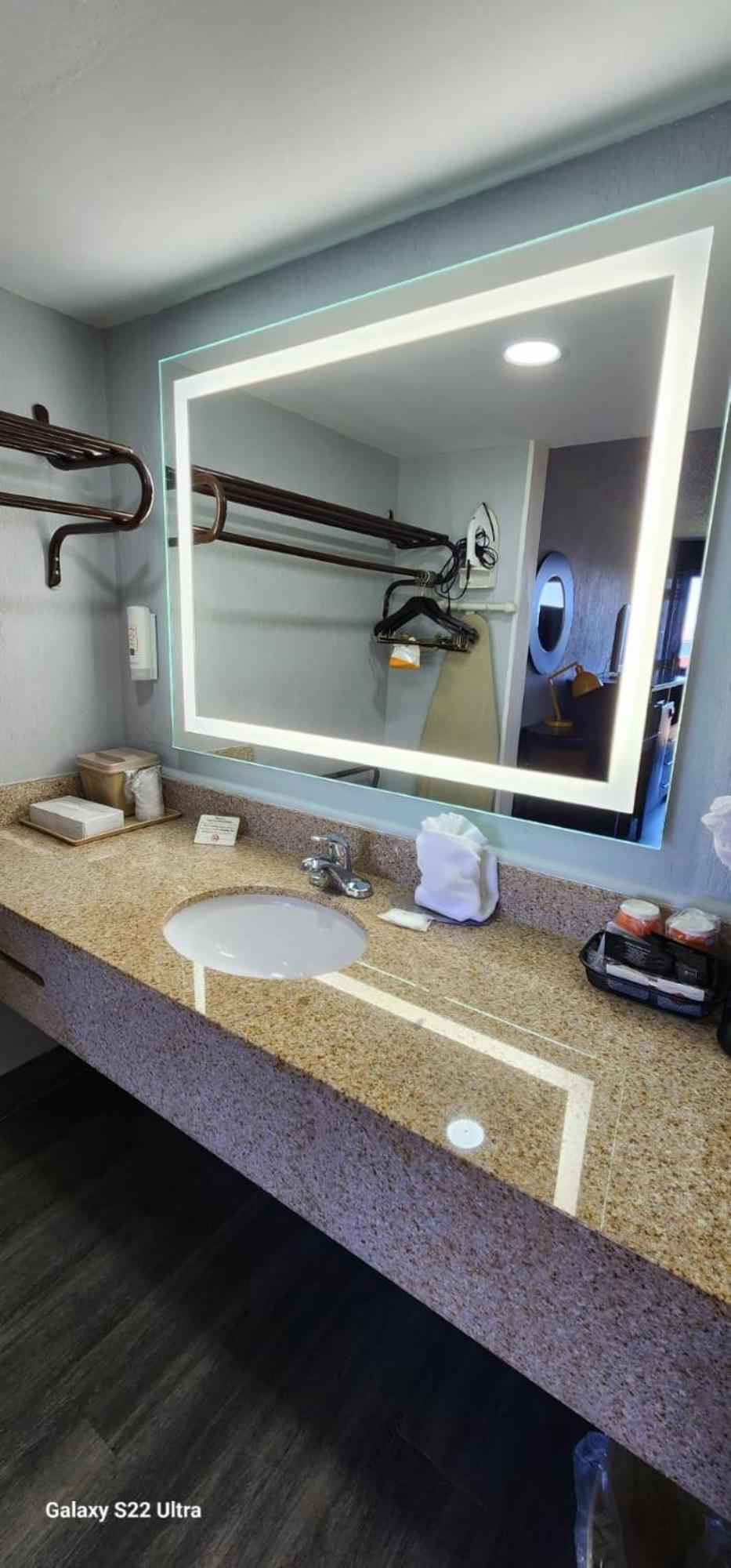 Quality Inn & Suites Gulf Breeze Bayside Near Pensacola Beach Exterior foto