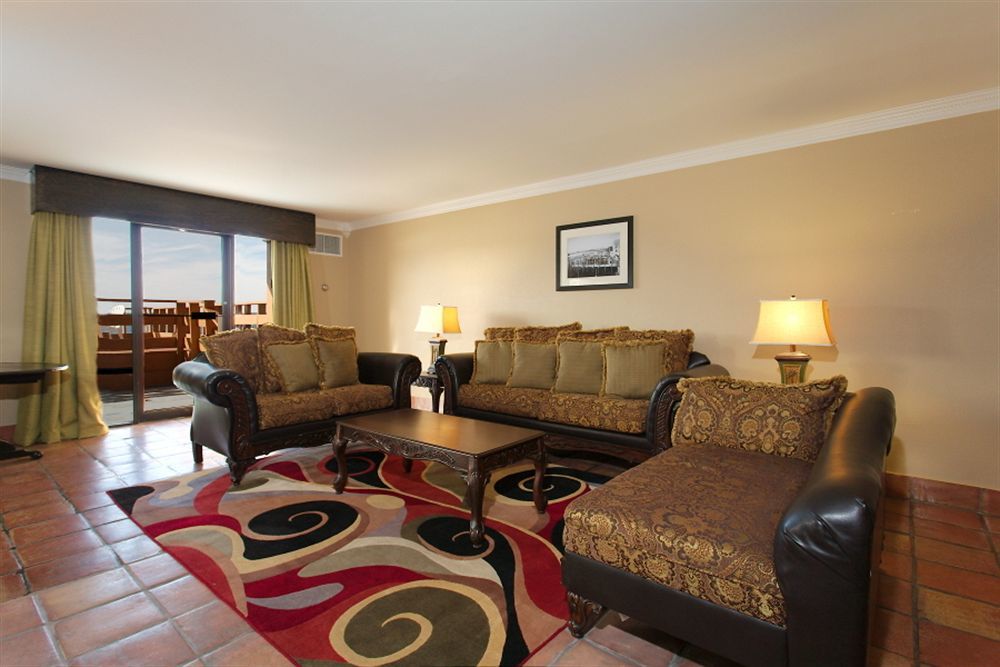 Quality Inn & Suites Gulf Breeze Bayside Near Pensacola Beach Exterior foto